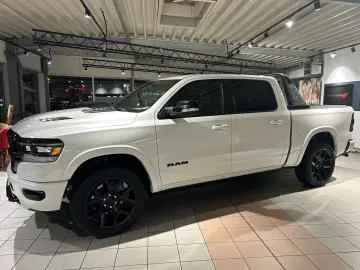 DODGE RAM Laramie Night  Luftfahrwerk  Pano  LED  V8
