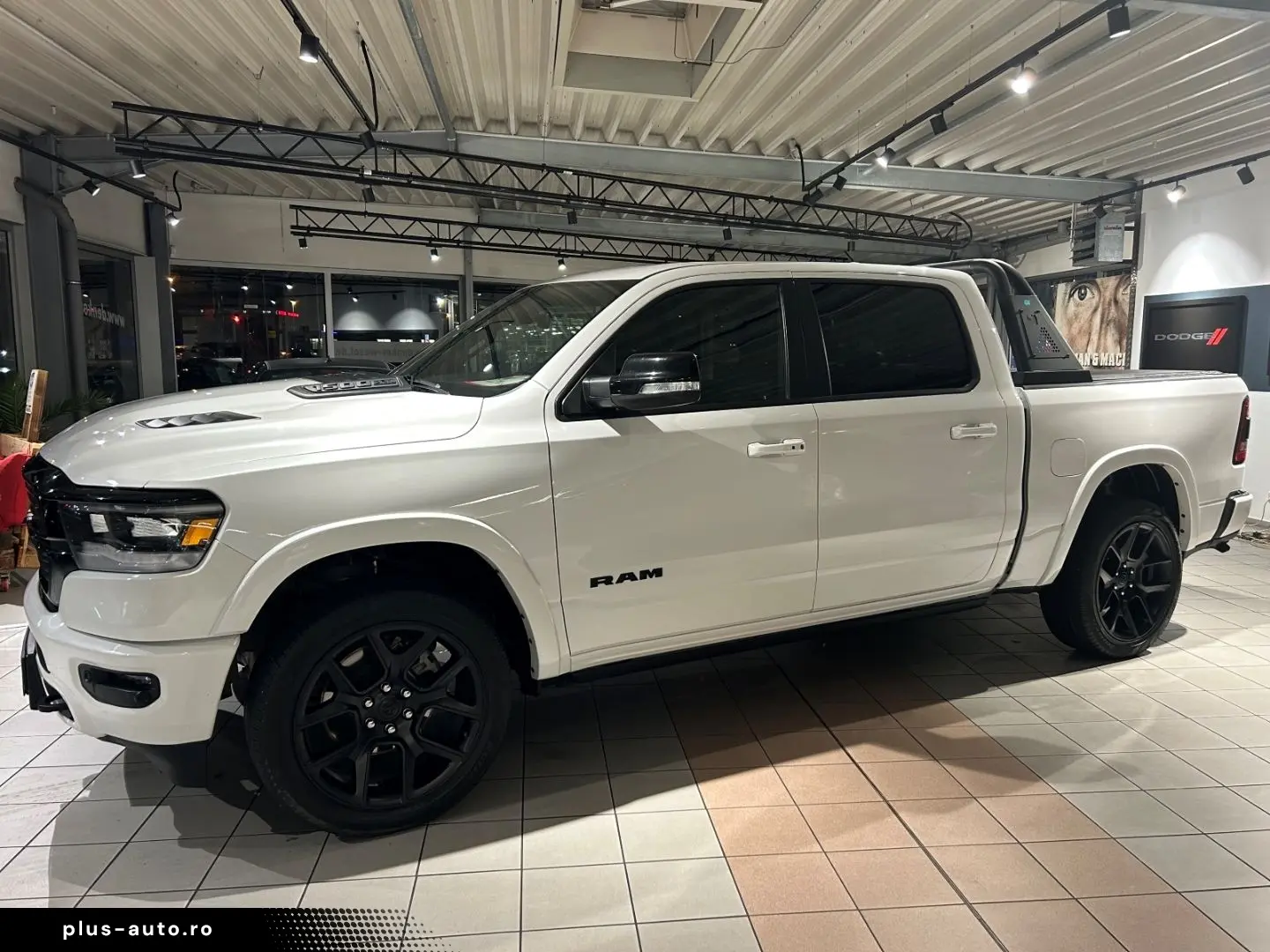 DODGE RAM Laramie Night  Luftfahrwerk  Pano  LED  V8