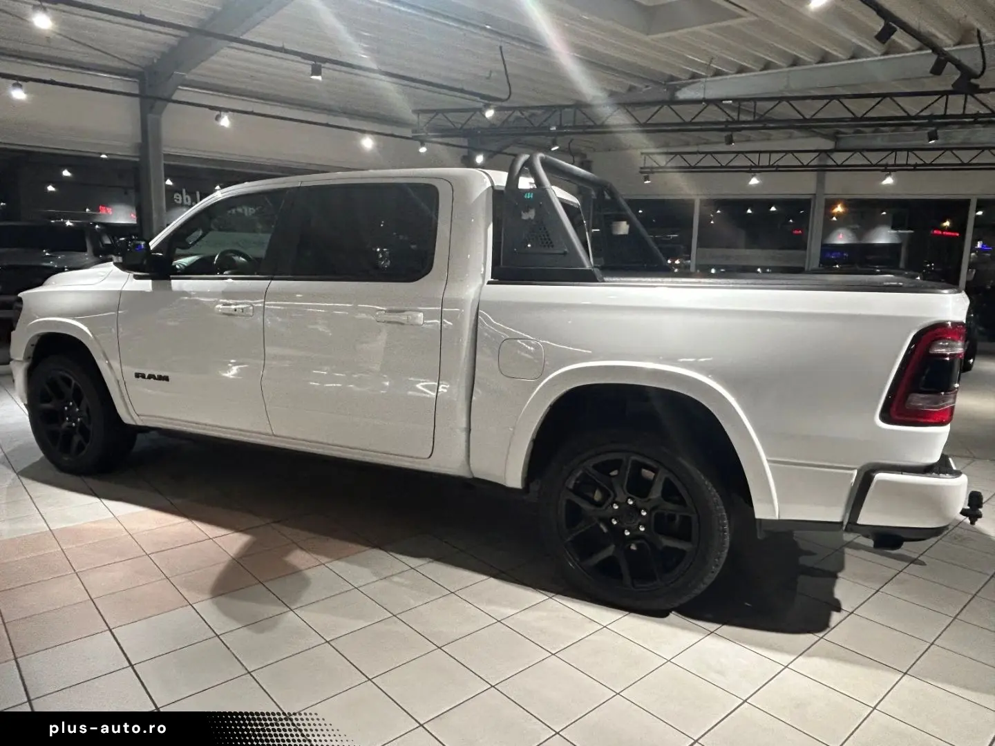 DODGE RAM Laramie Night  Luftfahrwerk  Pano  LED  V8