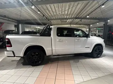 DODGE RAM Laramie Night  Luftfahrwerk  Pano  LED  V8