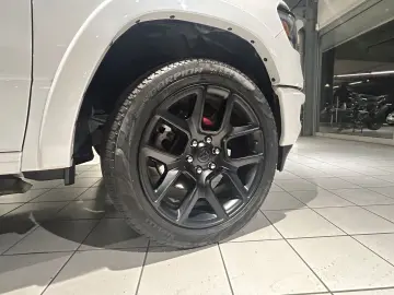 DODGE RAM Laramie Night  Luftfahrwerk  Pano  LED  V8