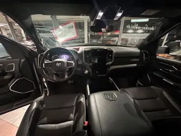 DODGE RAM Laramie Night  Luftfahrwerk  Pano  LED  V8