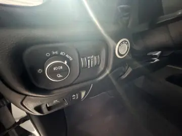 DODGE RAM Laramie Night  Luftfahrwerk  Pano  LED  V8