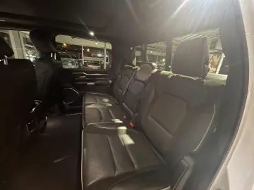 DODGE RAM Laramie Night  Luftfahrwerk  Pano  LED  V8