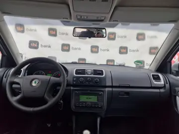 Volkswagen Polo 1.2   Benzină   Manual   75 CP