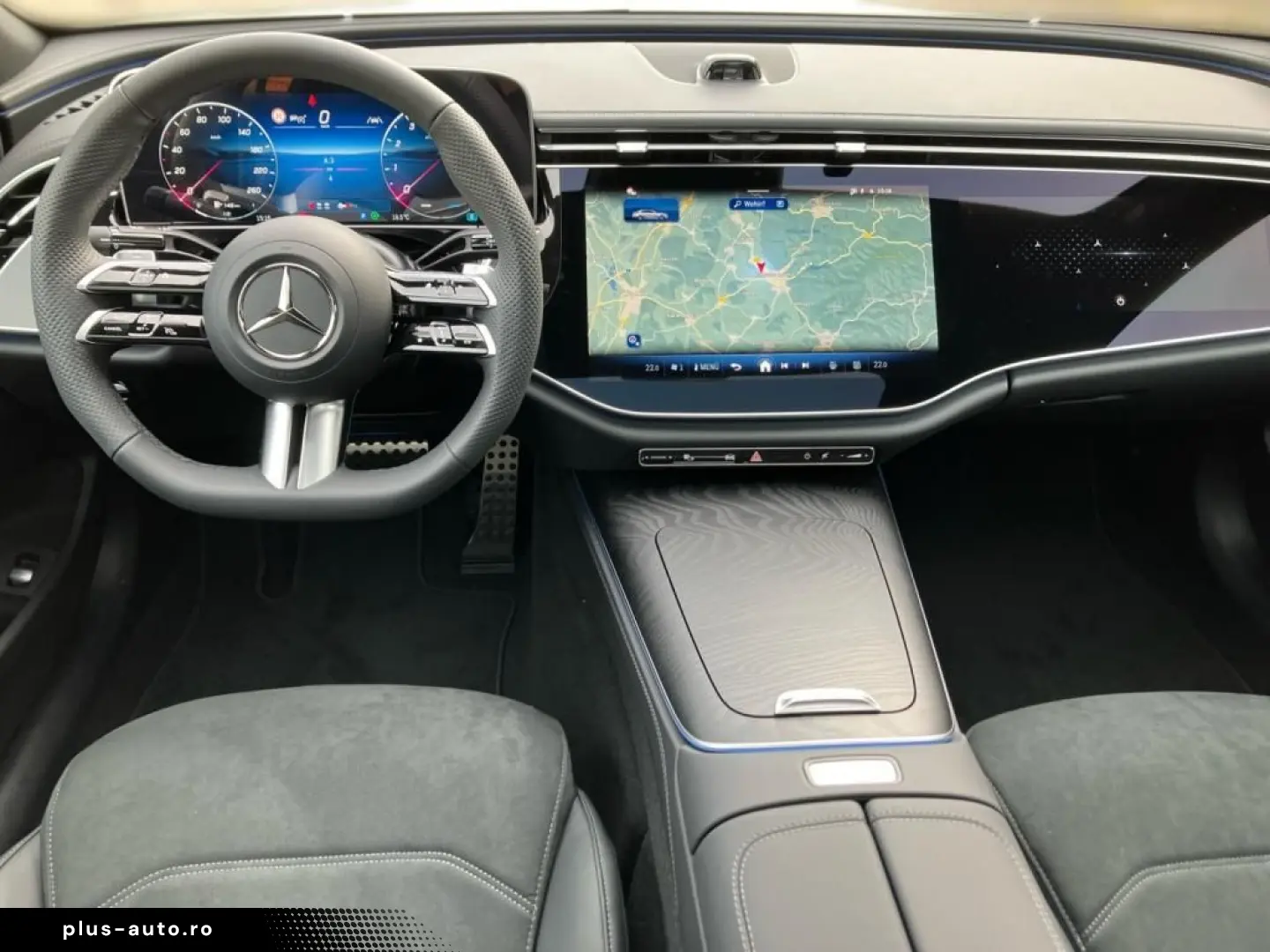 MERCEDES-BENZ E 200 AMG Superscreen