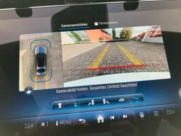 MERCEDES-BENZ E 200 AMG Superscreen