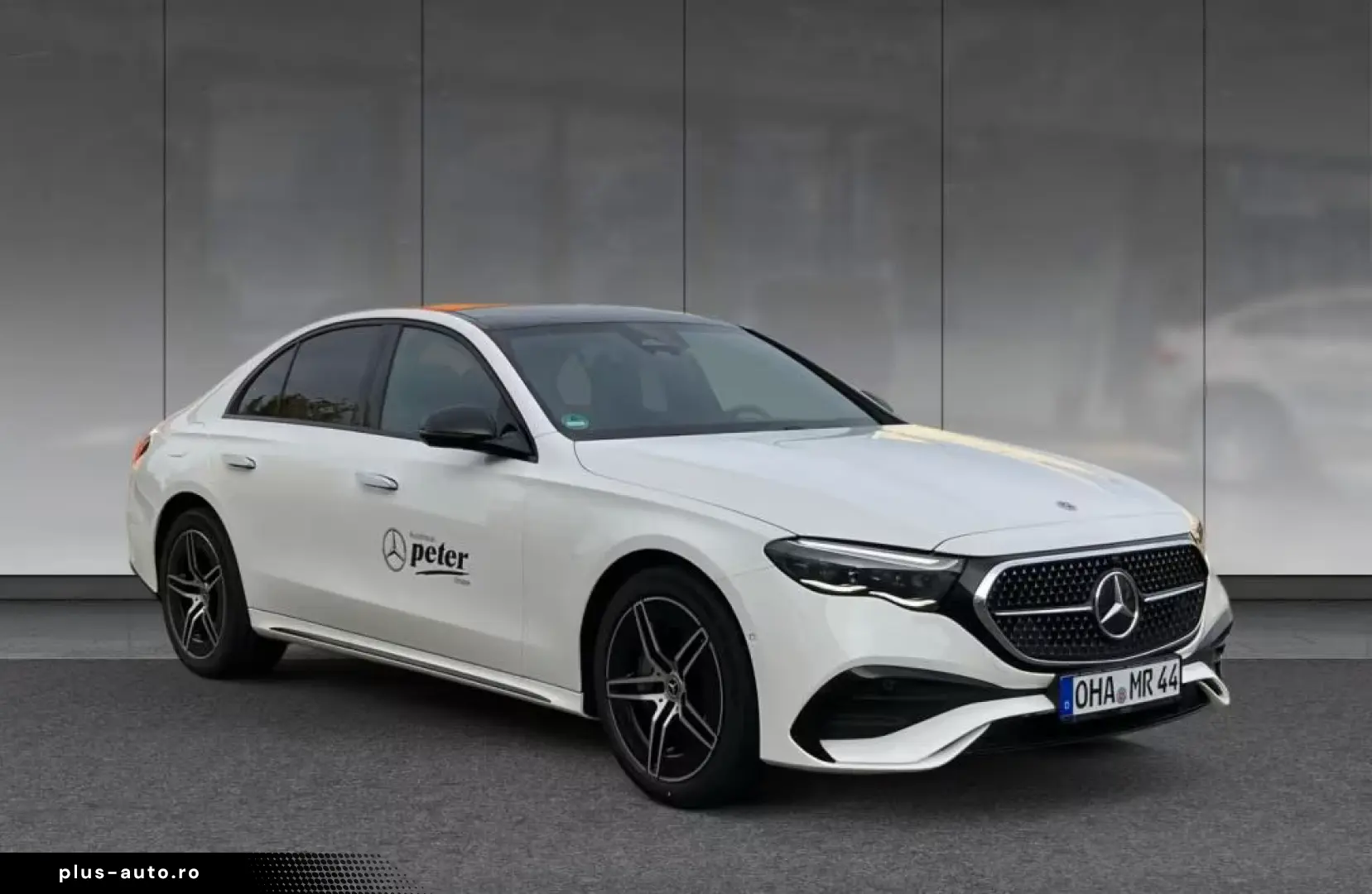 MERCEDES-BENZ E 200 AMG Superscreen