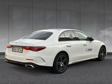 MERCEDES-BENZ E 200 AMG Superscreen