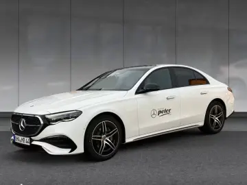 MERCEDES-BENZ E 200 AMG Superscreen