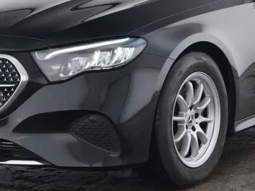 Mercedes-Benz E 200 BEIGE PANO SUPERSCREEN