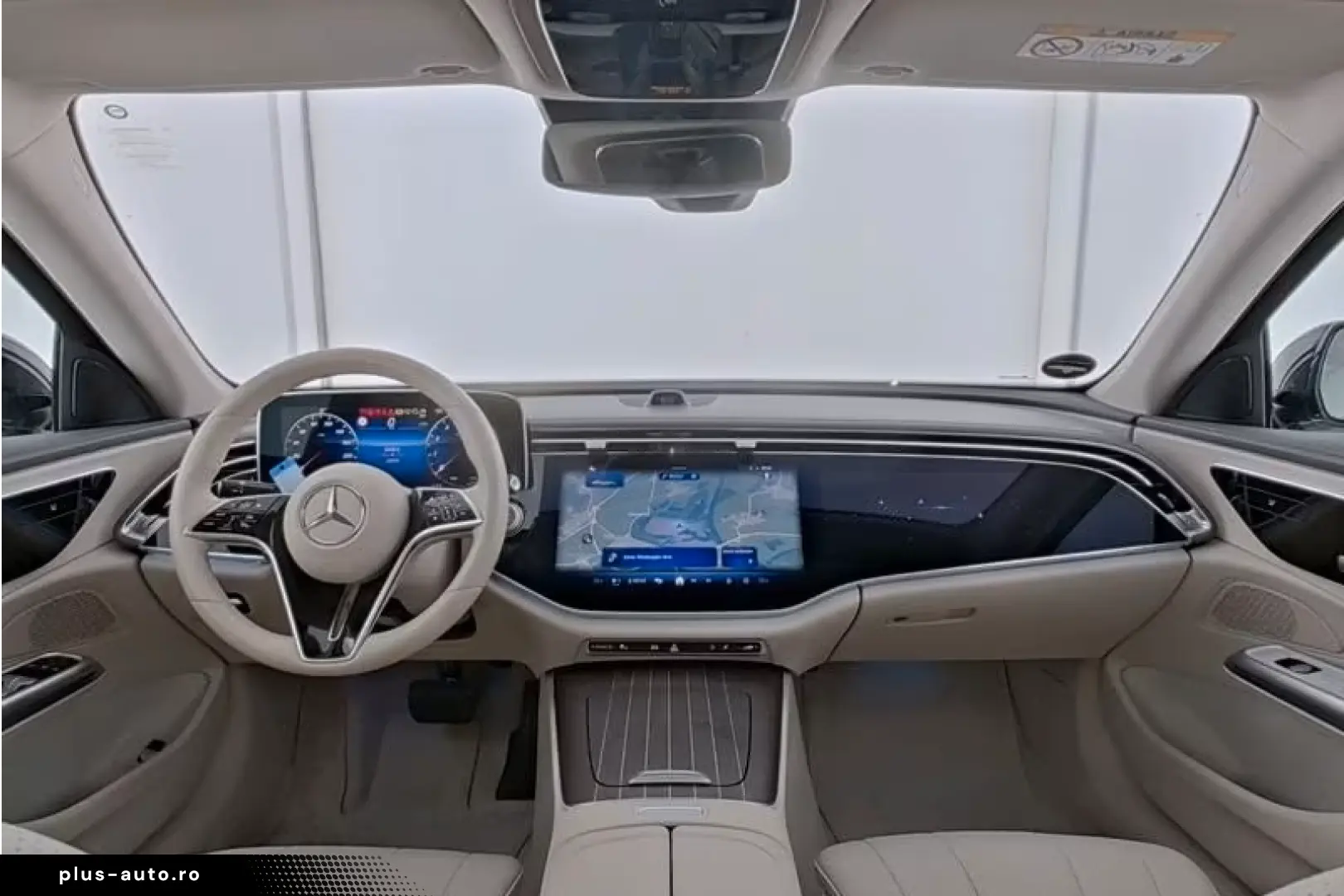 Mercedes-Benz E 200 BEIGE PANO SUPERSCREEN