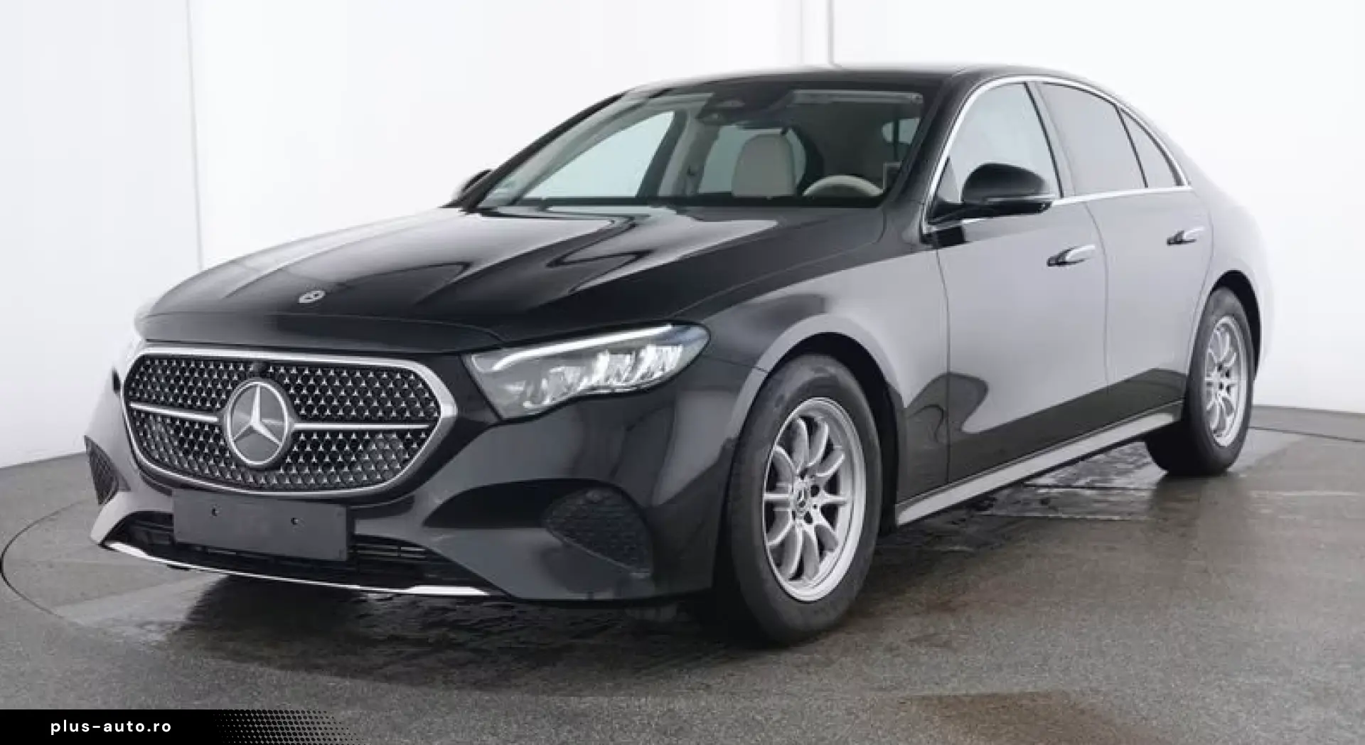 Mercedes-Benz E 200 BEIGE PANO SUPERSCREEN