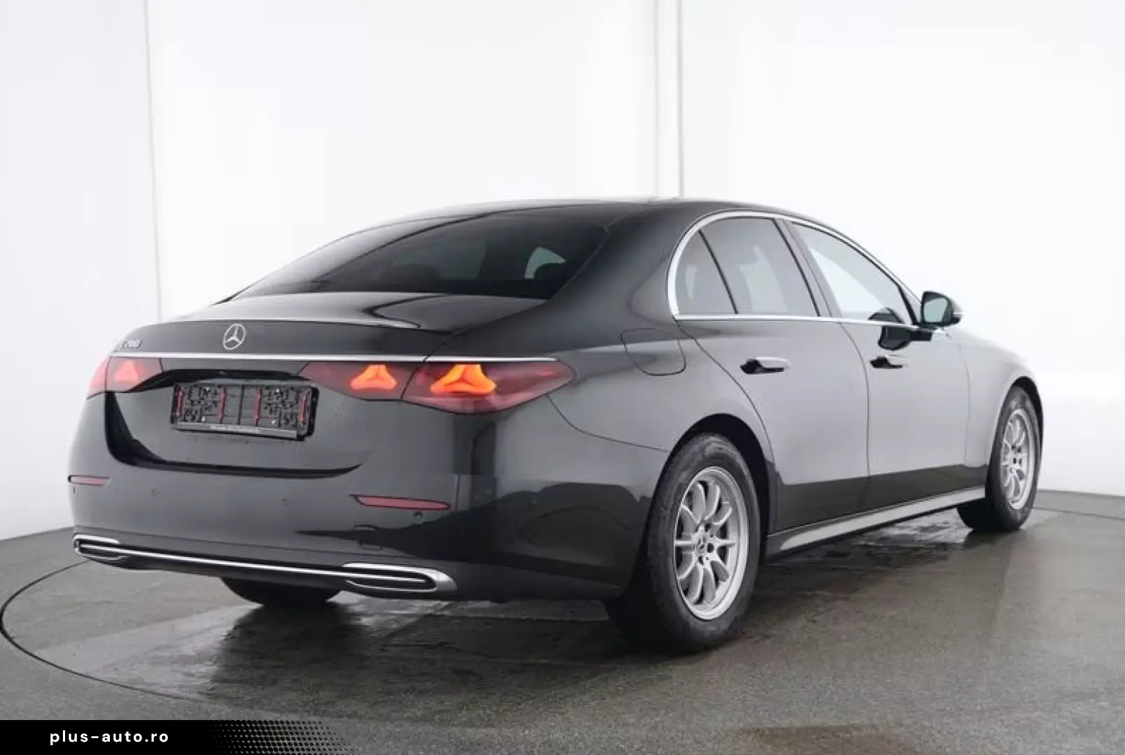 Mercedes-Benz E 200 BEIGE PANO SUPERSCREEN