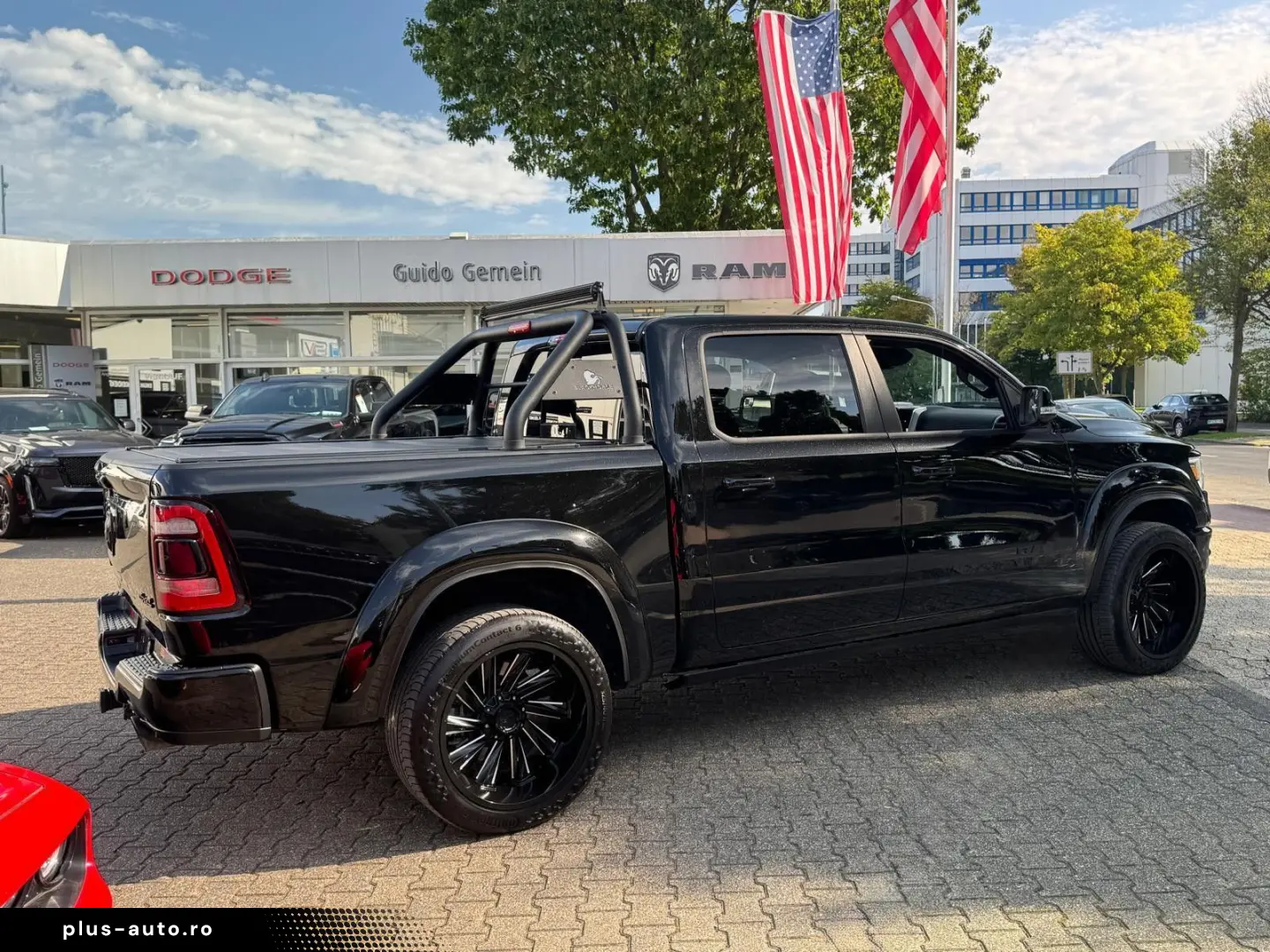 DODGE RAM 1500 5.7 V8 Crew Cab Laramie Night Luftf.
