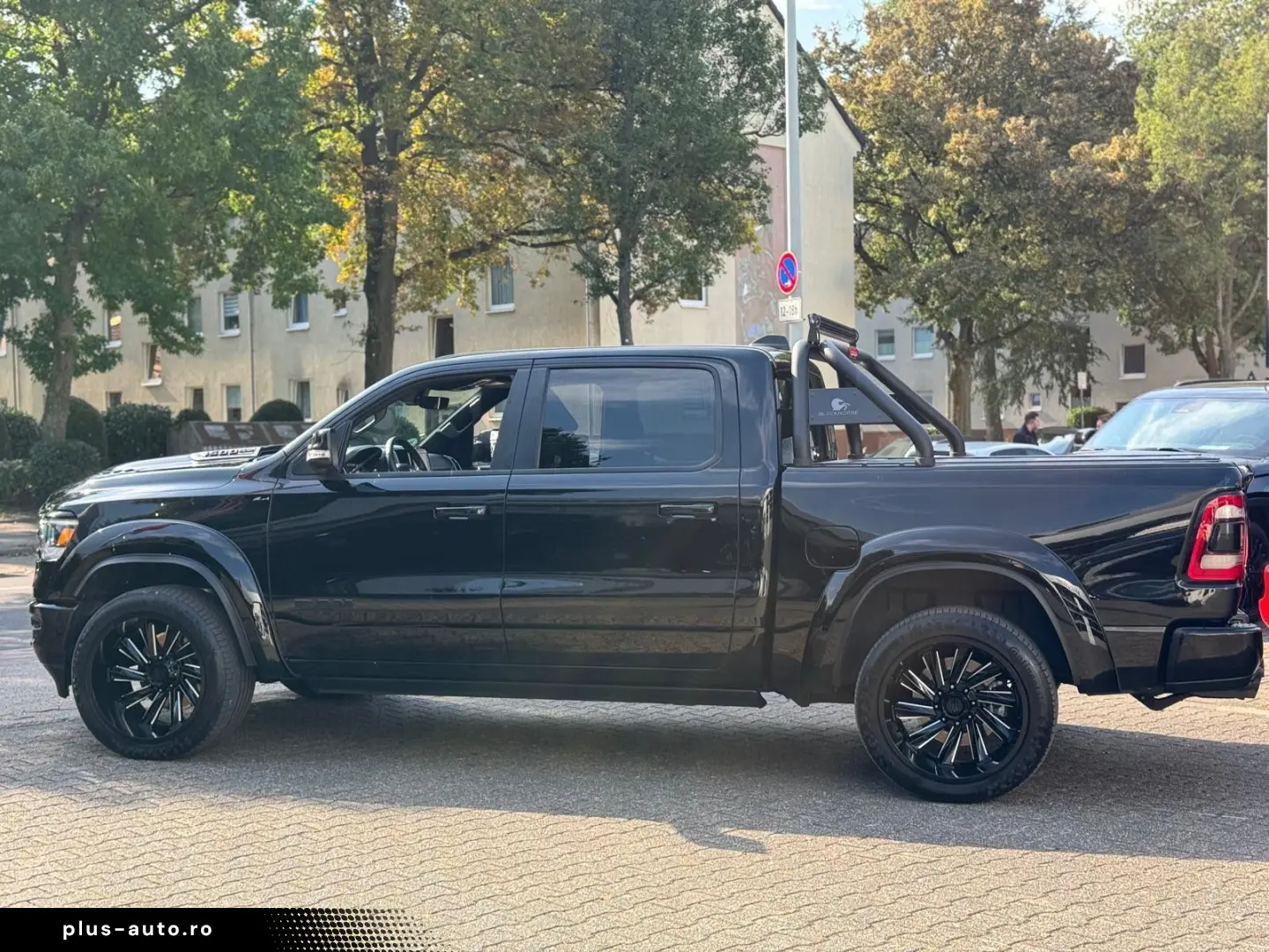 DODGE RAM 1500 5.7 V8 Crew Cab Laramie Night Luftf.