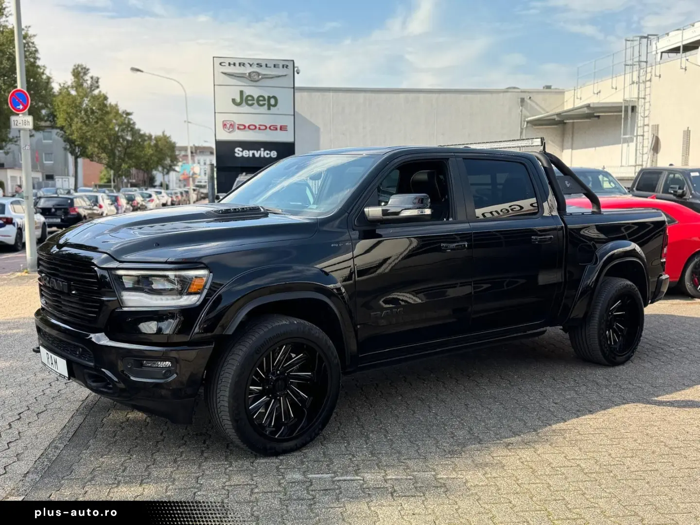 DODGE RAM 1500 5.7 V8 Crew Cab Laramie Night Luftf.
