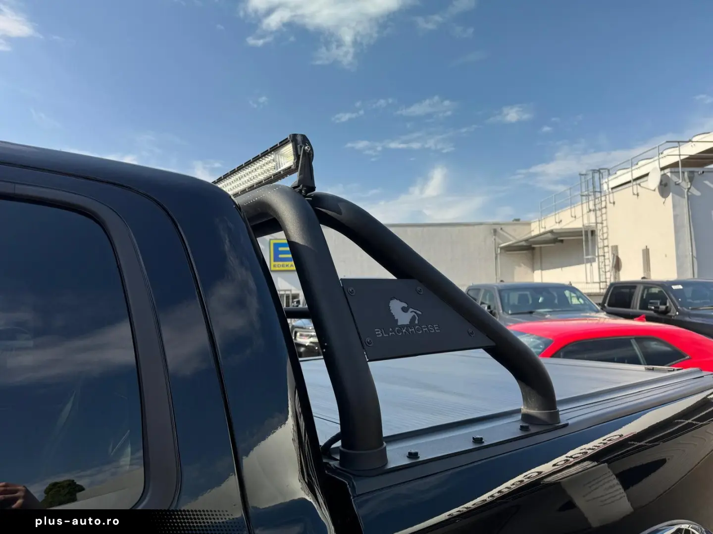 DODGE RAM 1500 5.7 V8 Crew Cab Laramie Night Luftf.