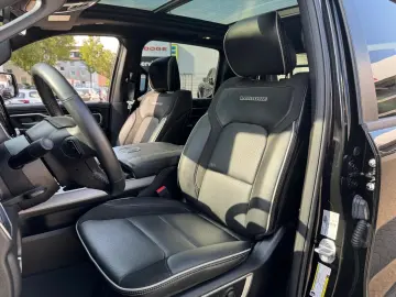 DODGE RAM 1500 5.7 V8 Crew Cab Laramie Night Luftf.