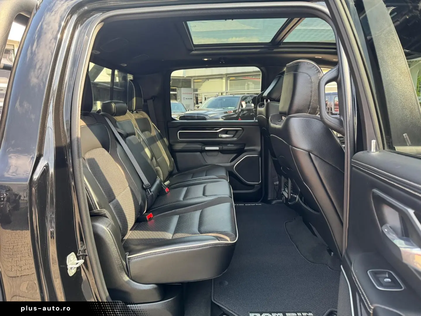 DODGE RAM 1500 5.7 V8 Crew Cab Laramie Night Luftf.