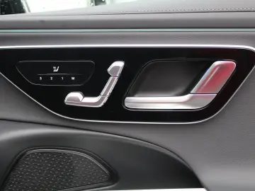 MERCEDES-BENZ E 200 AMG  SUPERSCREEN