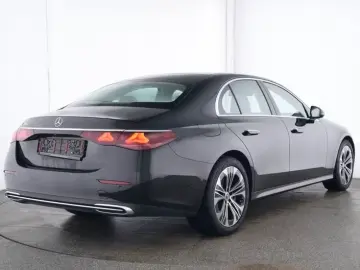 MERCEDES-BENZ E 300 e SUPERSCREEN BEIGE Avantgarde Advanced