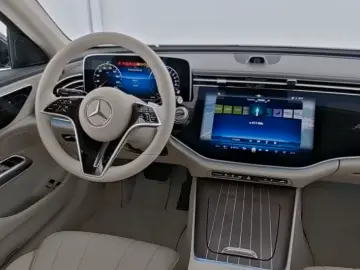 MERCEDES-BENZ E 300 e SUPERSCREEN BEIGE Avantgarde Advanced