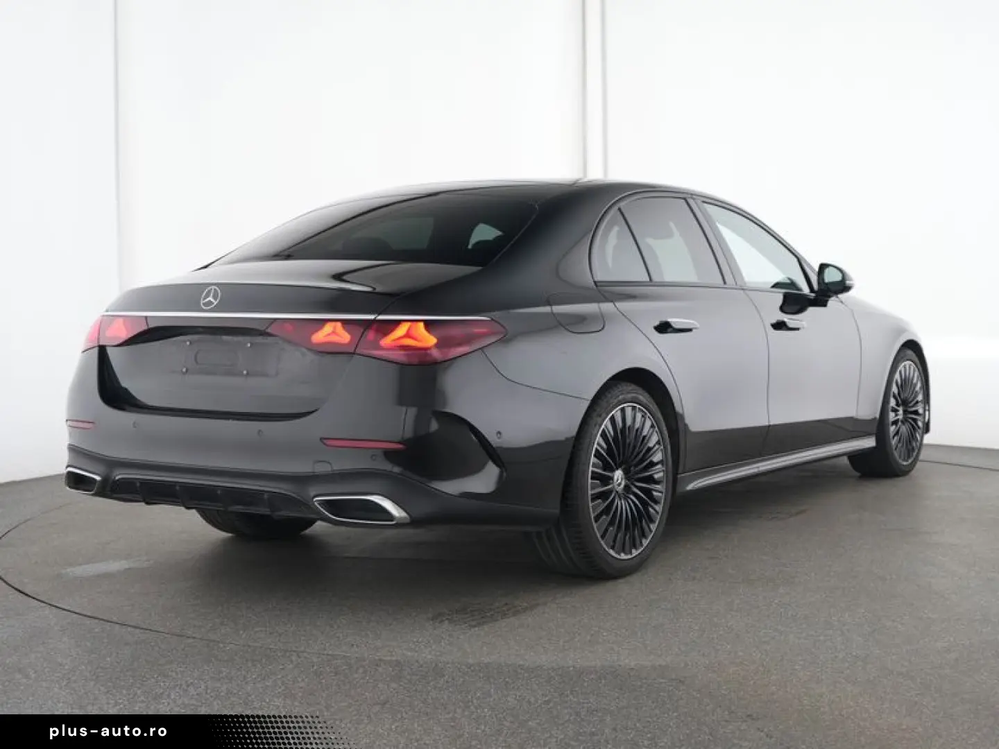 MERCEDES-BENZ E 220 d AMG Night SUPERSCREEN