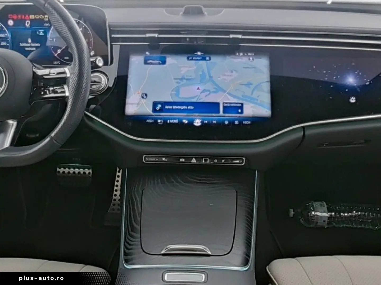 MERCEDES-BENZ E 220 d AMG Night SUPERSCREEN