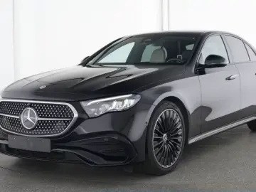MERCEDES-BENZ E 220 d AMG Night SUPERSCREEN