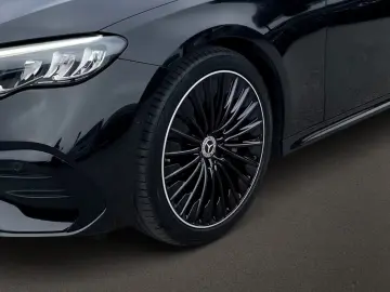 MERCEDES-BENZ E 220 d AMG Night SUPERSCREEN