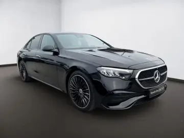 MERCEDES-BENZ E 220 d AMG Night SUPERSCREEN
