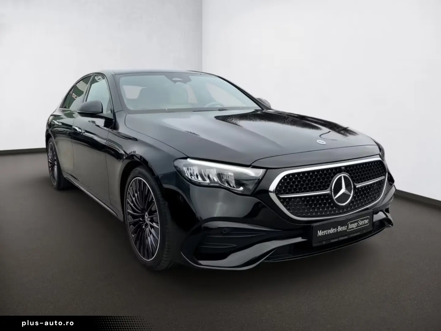 MERCEDES-BENZ E 220 d AMG Night SUPERSCREEN