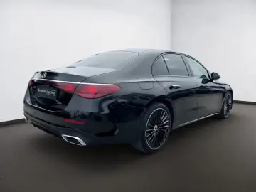 MERCEDES-BENZ E 220 d AMG Night SUPERSCREEN