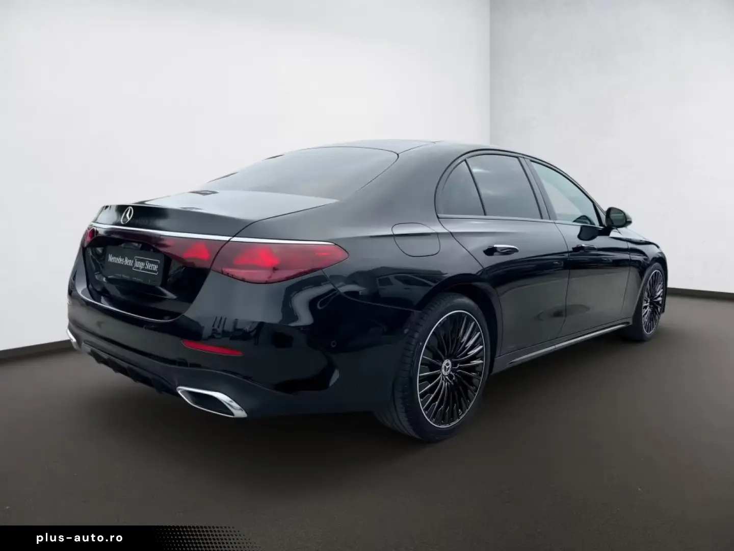 MERCEDES-BENZ E 220 d AMG Night SUPERSCREEN