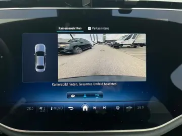 MERCEDES-BENZ E 220 d AMG Night SUPERSCREEN