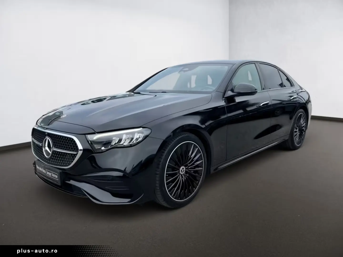 MERCEDES-BENZ E 220 d AMG Night SUPERSCREEN