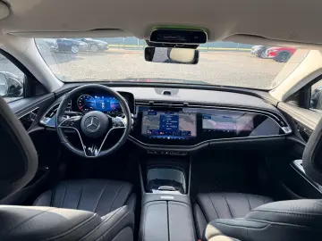 MERCEDES-BENZ E 200 d Avantgarde MBUX