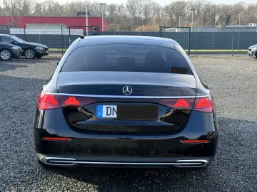 MERCEDES-BENZ E 200 d Avantgarde MBUX