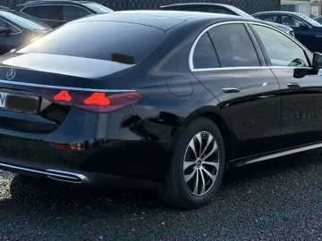 MERCEDES-BENZ E 200 d Avantgarde MBUX