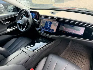 MERCEDES-BENZ E 200 d Avantgarde MBUX