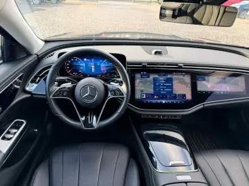 MERCEDES-BENZ E 200 d Avantgarde MBUX