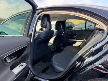 MERCEDES-BENZ E 200 d Avantgarde MBUX