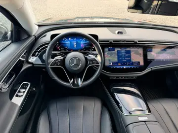 MERCEDES-BENZ E 200 d Avantgarde MBUX