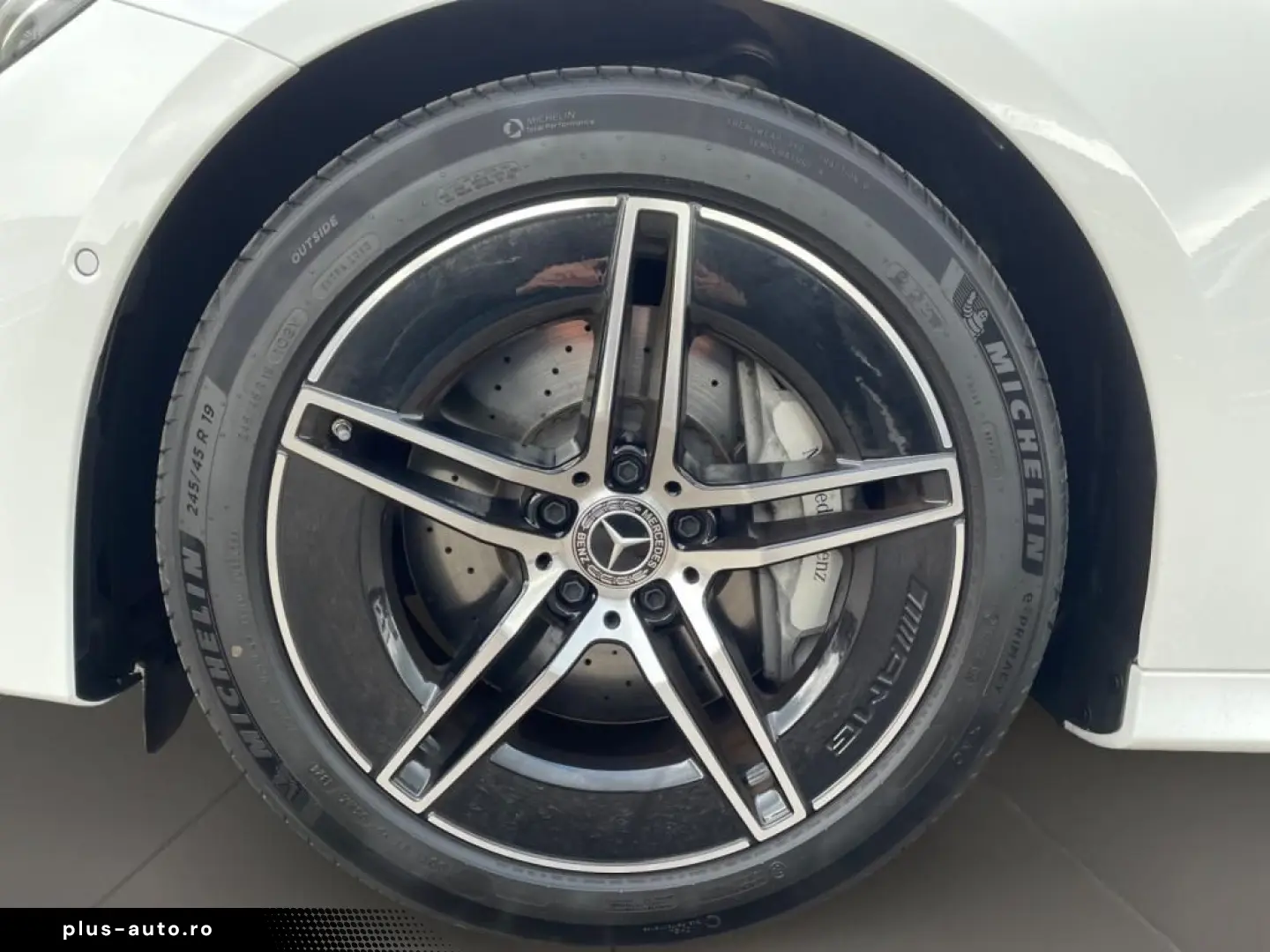 MERCEDES-BENZ E 220 d AMG AMG MBUX