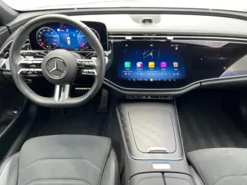MERCEDES-BENZ E 220 d AMG AMG MBUX