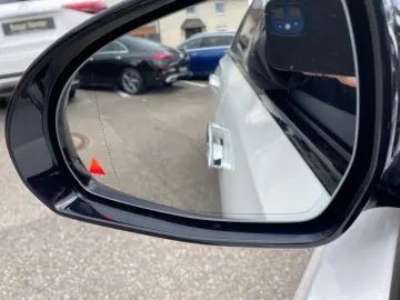 MERCEDES-BENZ E 220 d AMG AMG MBUX