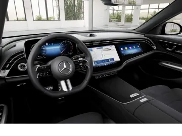 MERCEDES-BENZ E 220 d AMG Superscreen