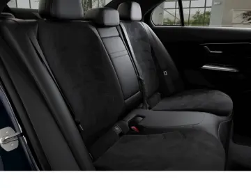 MERCEDES-BENZ E 220 d AMG Superscreen