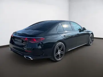 MERCEDES-BENZ E 220 d AMG Night